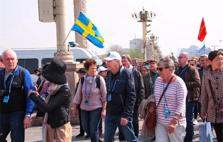 100 каналаў Tour Guide перадатчык(图3)